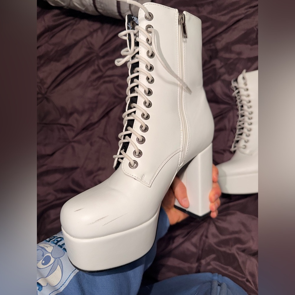 Dolls Kill Lamoda White Serenity Ankle Boots - Picture 3 of 7